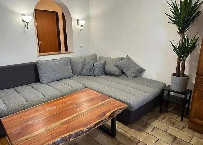 Geraeumige Rustikale Tiroler Wohnung 1-8 Personen