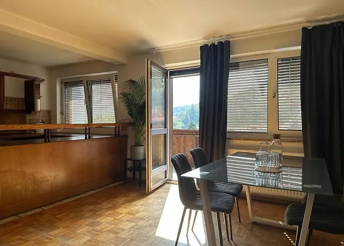 Geraeumige Rustikale Tiroler Wohnung 1-8 Personen